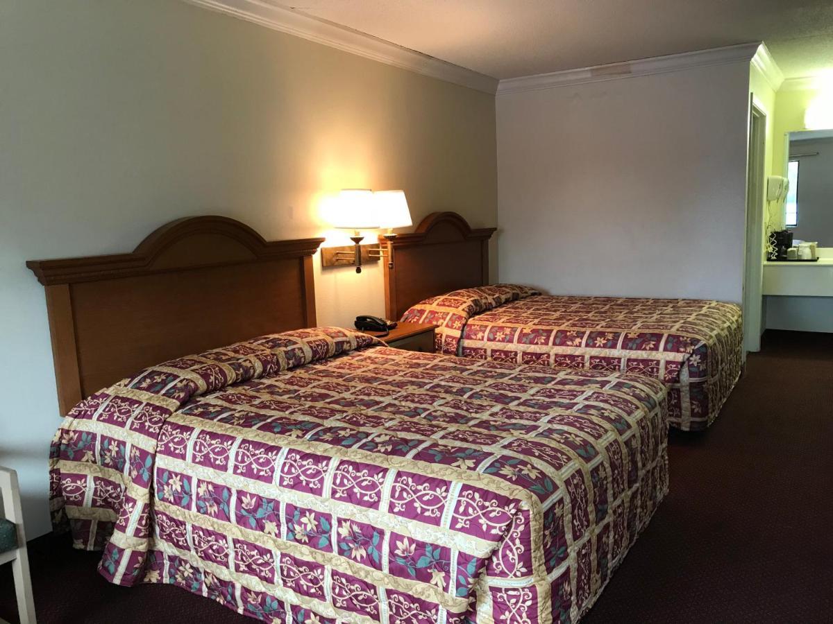 Bayfront Inn Biloxi Ngoại thất bức ảnh