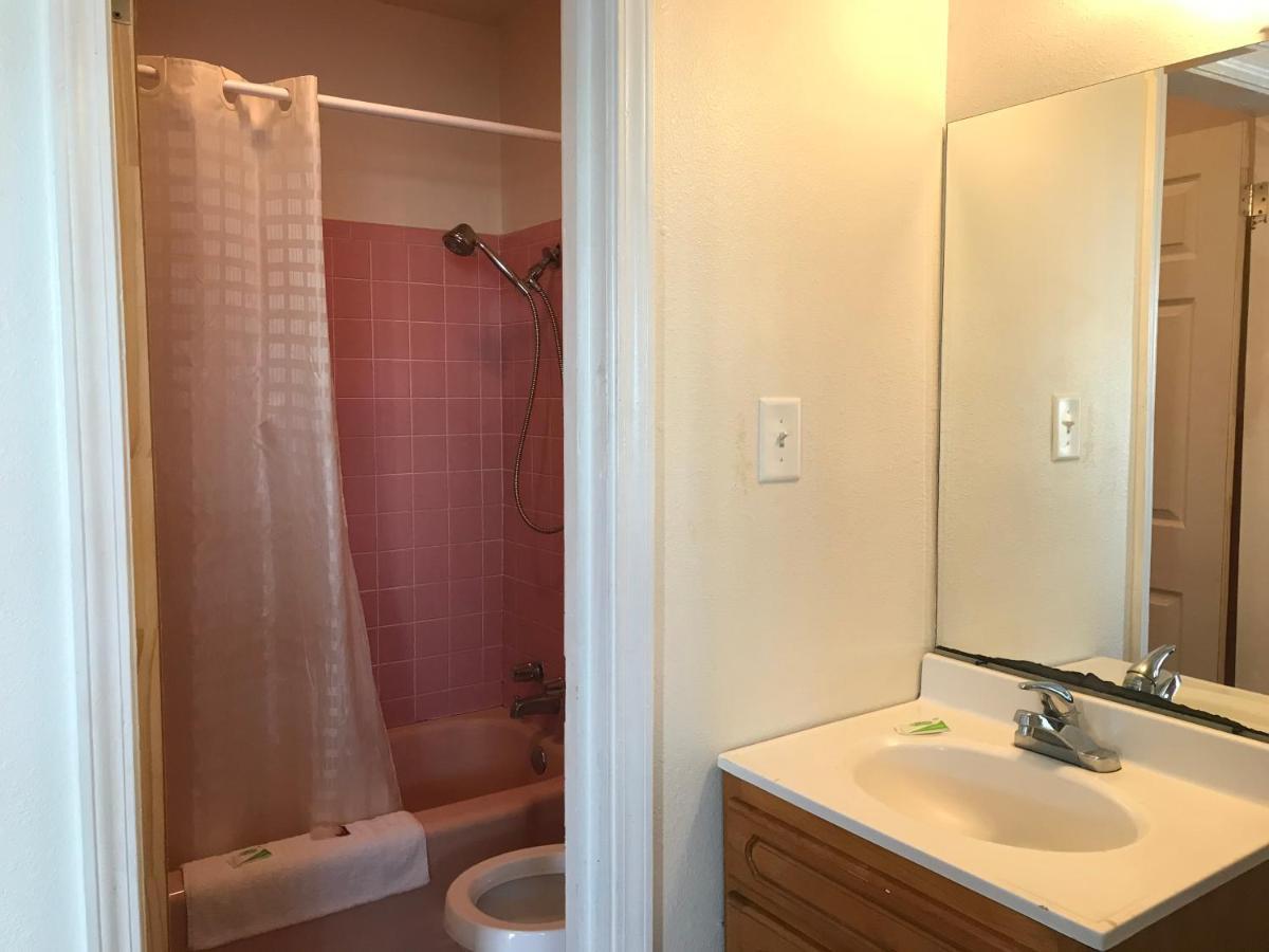 Bayfront Inn Biloxi Ngoại thất bức ảnh