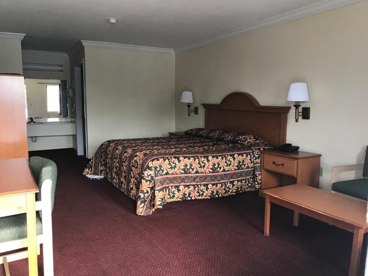 Bayfront Inn Biloxi Ngoại thất bức ảnh