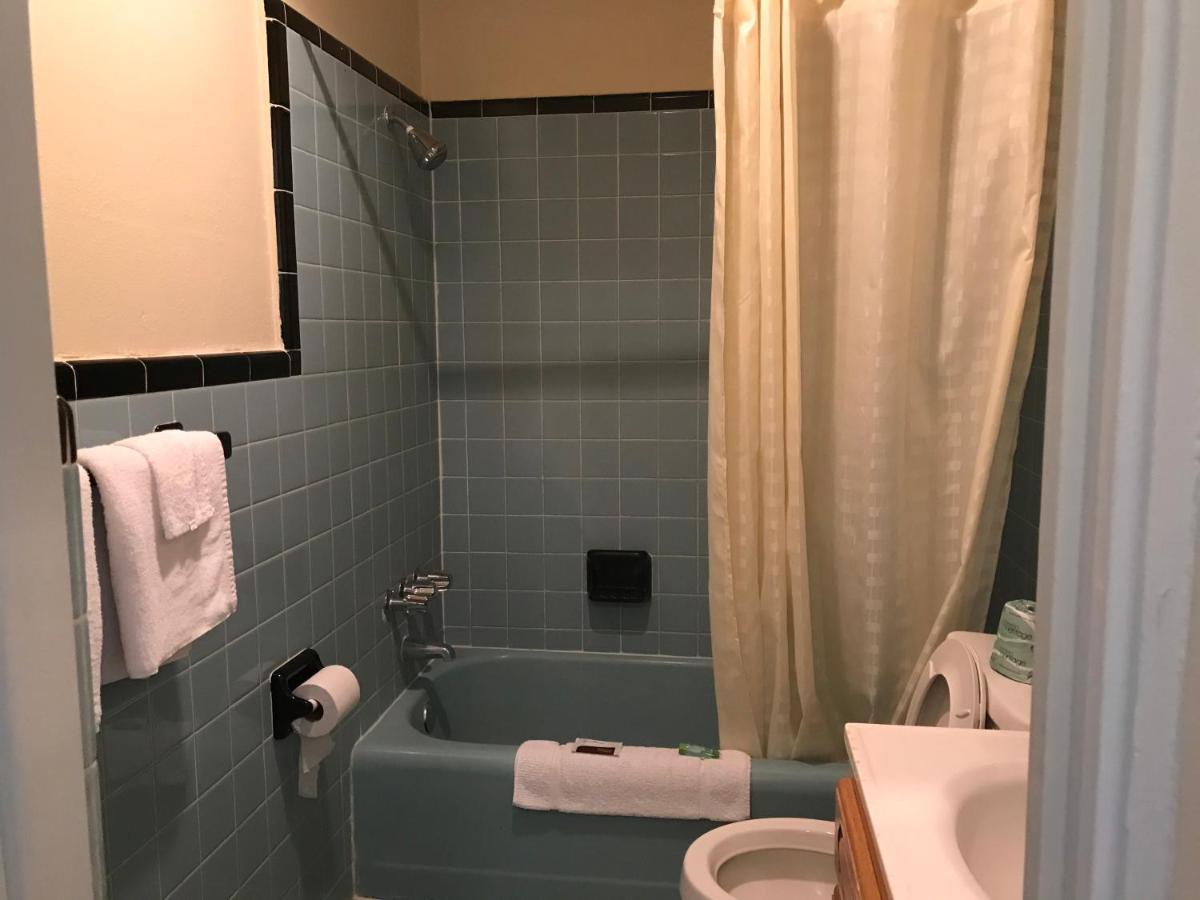 Bayfront Inn Biloxi Ngoại thất bức ảnh
